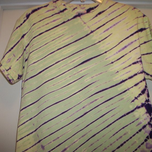 BOHO HIPPIE RETRO TYEDYE LIME GREEN PURPLE TEE M - Picture 2 of 4